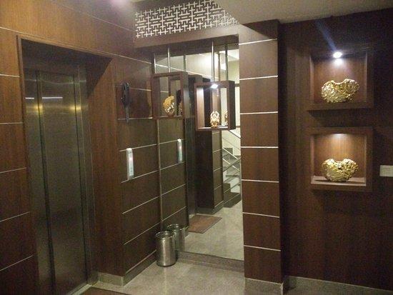 Indiyaah Inn Gurgaon Eksteriør billede